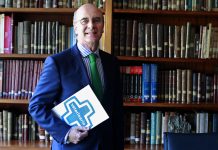 Armando Solís: «La Consejería de Sanidad debería regular nuestra actividad diaria”