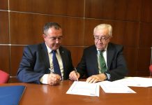 Asturex y Caja Rural firman un convenio para ayudar a las pymes a acceder a nuevos mercados