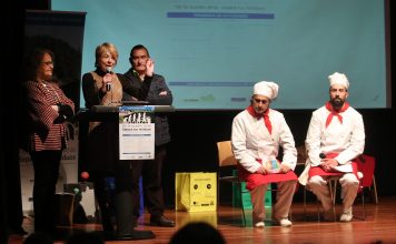 La campaña de impulso al reciclaje por concejos llega a Laviana