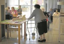 El Gobierno de Asturias pone en marcha un programa para combatir la soledad entre las personas mayores