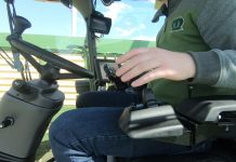 Krone presenta el primer sistema de conducción basado en joystick