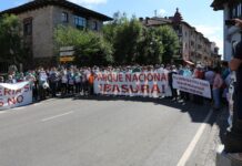 Los ganaderos del oriente claman contra los daños del lobo y piden soluciones inmediatas al Principado