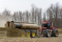 Calcimag Flow, la única caliza líquida que se puede mezclar con el purín