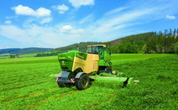 Krone presenta nueva segadora con acondicionador de rodillos de alto rendimiento