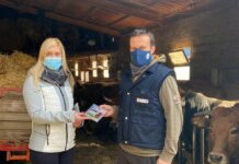 Cangas del Narcea entrega a los ganaderos un DVD con el video resumen del concurso local