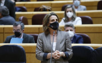 Ribera insiste en que la protección del lobo garantiza las indemnizaciones al extensivo