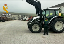 La Guardia Civil investiga a un hombre en Cantabria por la estafa en la compra de dos tractores a una empresa de Tineo
