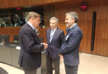 Calvo defiende en la UE la necesidad de establecer ayudas directas al vacuno de carne