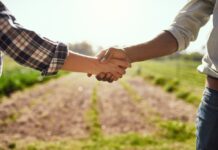 El Banco de Tierras apoya la continuidad de las explotaciones agrícolas familiares con ayudas de hasta 65.000 euros