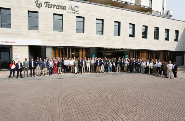 El área de tesorería y mercado de capitales del Banco Cooperativo Español se reúne en Oviedo