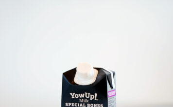 La startup YowUp!, participada por CAPSA FOOD, presenta la primera leche funcional para perros y gatos