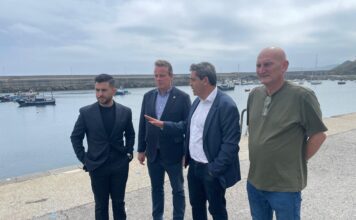 Medio Rural inaugura la nueva cubierta de la lonja de pescadores de Cudillero, tras una inversión de 191.000 euros