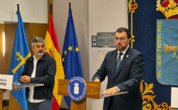 Barbón convocará a los gobiernos de Galicia, Cantabria y Castilla y León para coordinar una respuesta “rápida y eficaz” a los incendios forestales