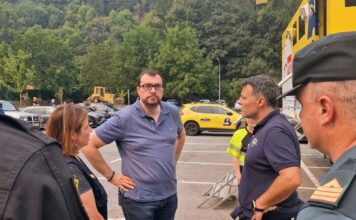 Barbón: “Estamos ante el mayor despliegue de medios de la historia, tanto terrestres como aéreos, para luchar contra los incendios forestales en Asturias”