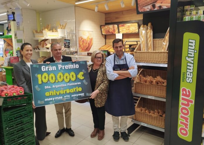 Foto de familia Entrega del cheque